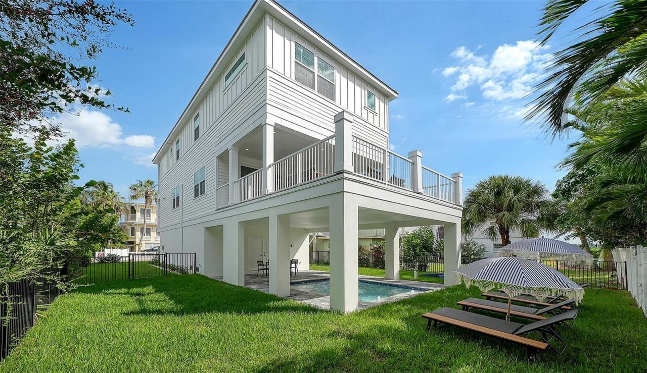 111 4th Street S, Bradenton Beach, FL 34217 Photo