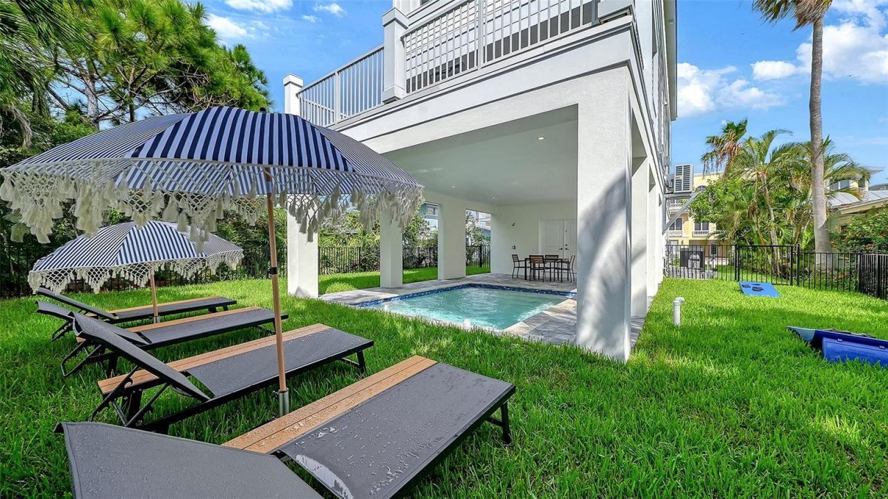 111 4th Street S, Bradenton Beach, FL 34217 Photo