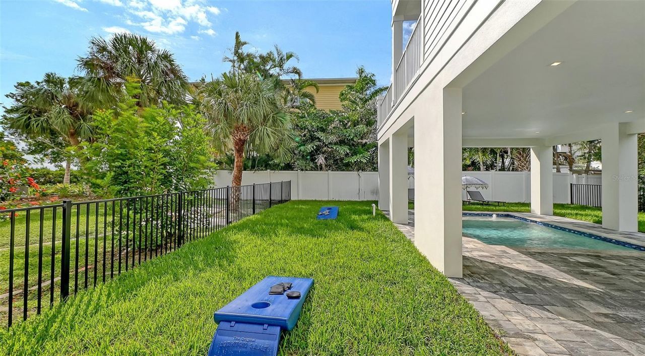 111 4th Street S, Bradenton Beach, FL 34217 Photo