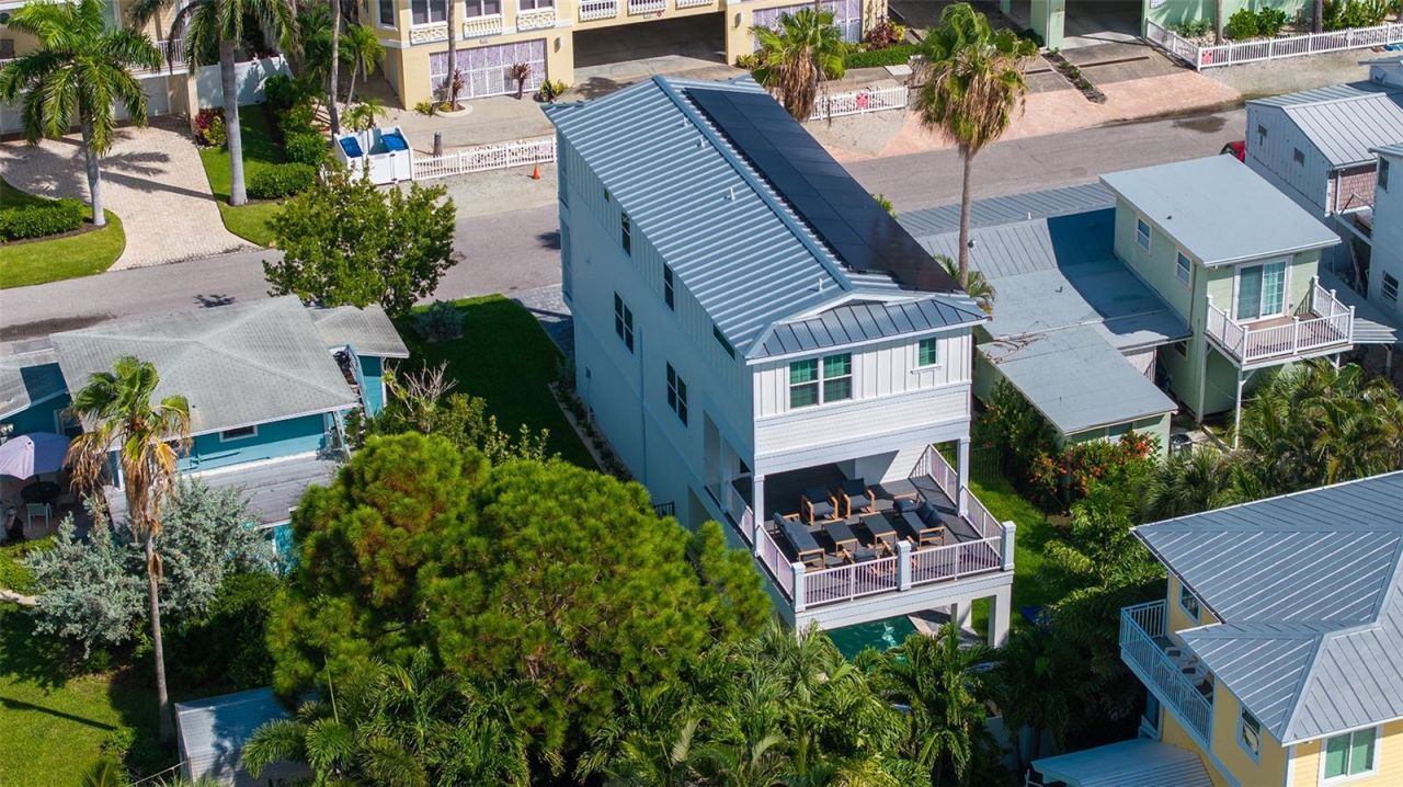 111 4th Street S, Bradenton Beach, FL 34217 Photo