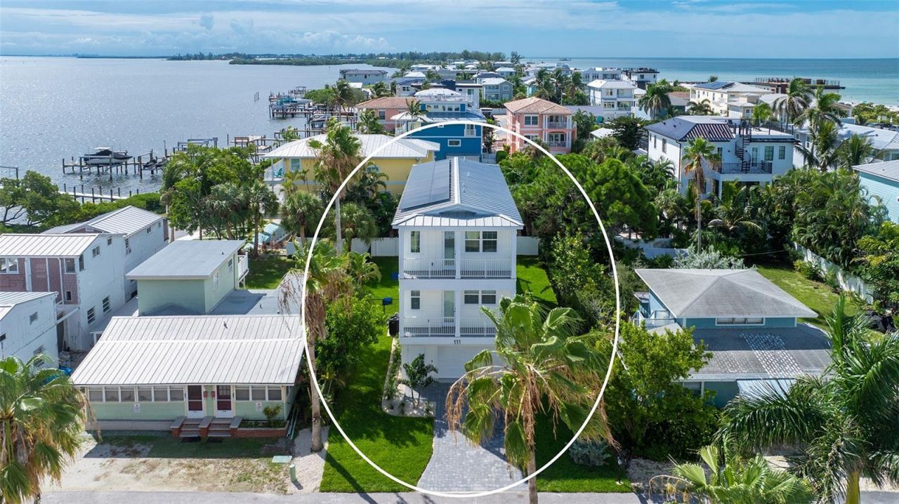 111 4th Street S, Bradenton Beach, FL 34217 Photo