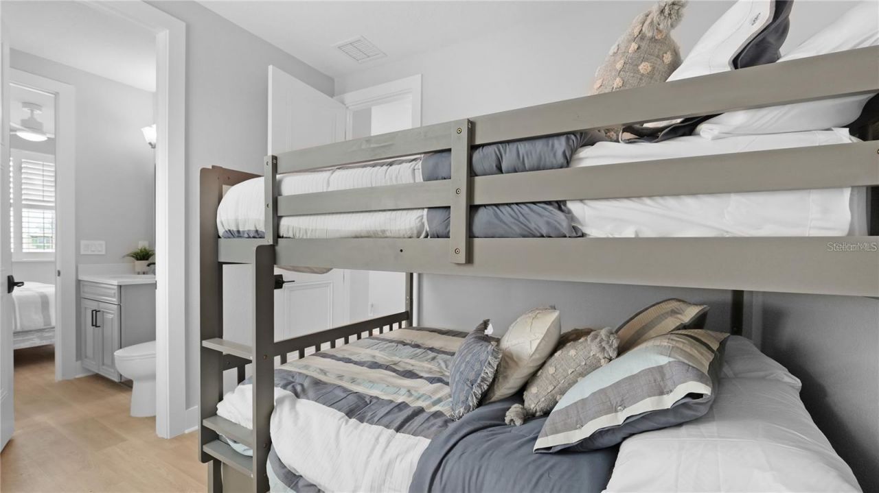 111 4th Street S, Bradenton Beach, FL 34217 Photo