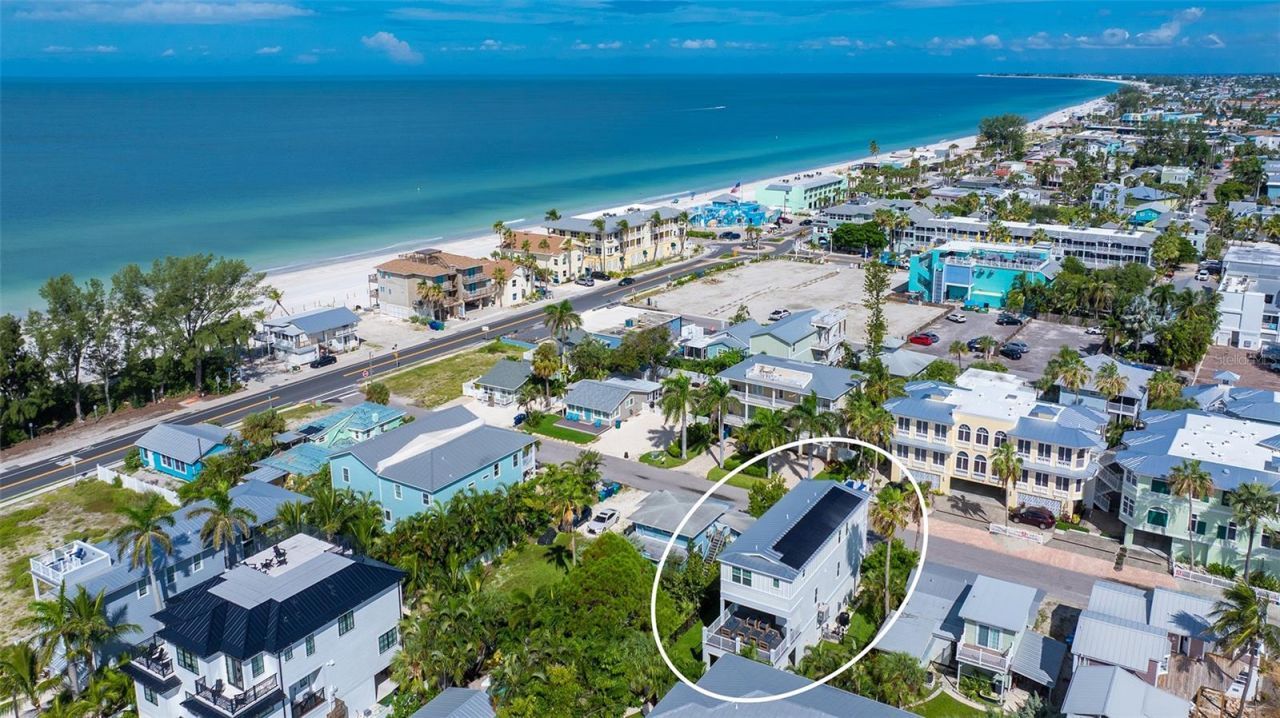 111 4th Street S, Bradenton Beach, FL 34217 Photo