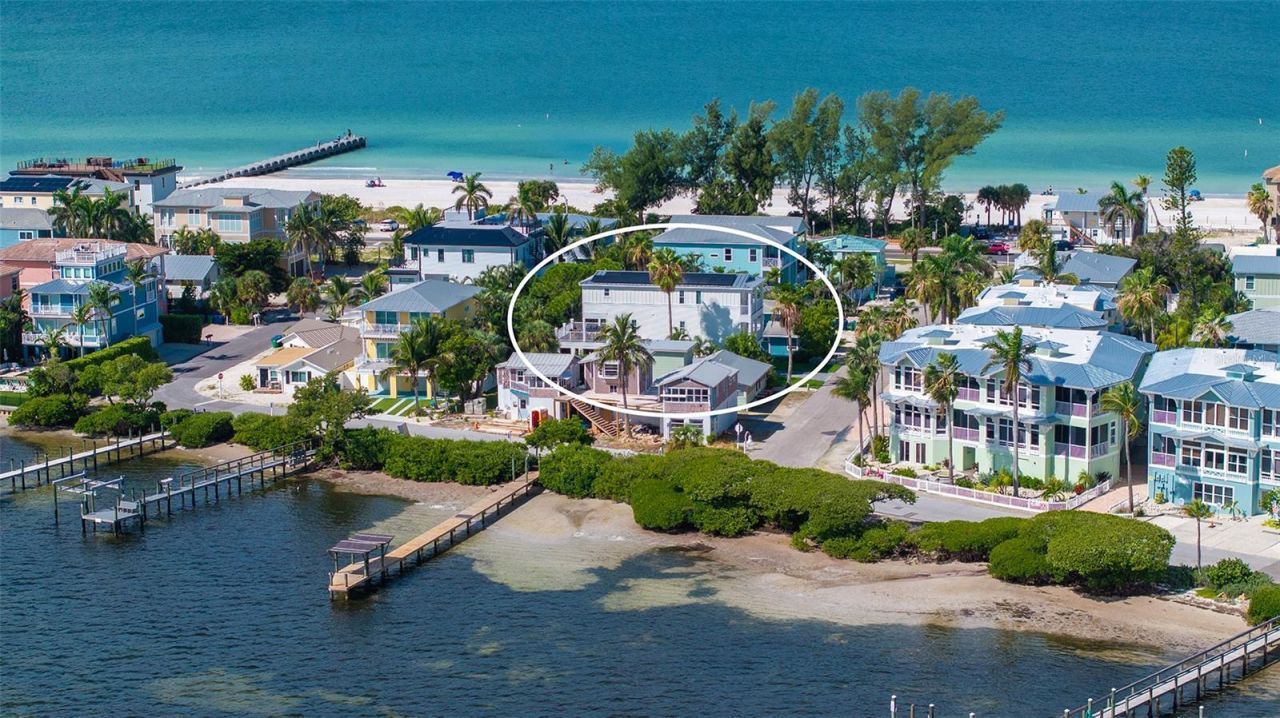 111 4th Street S, Bradenton Beach, FL 34217 Photo