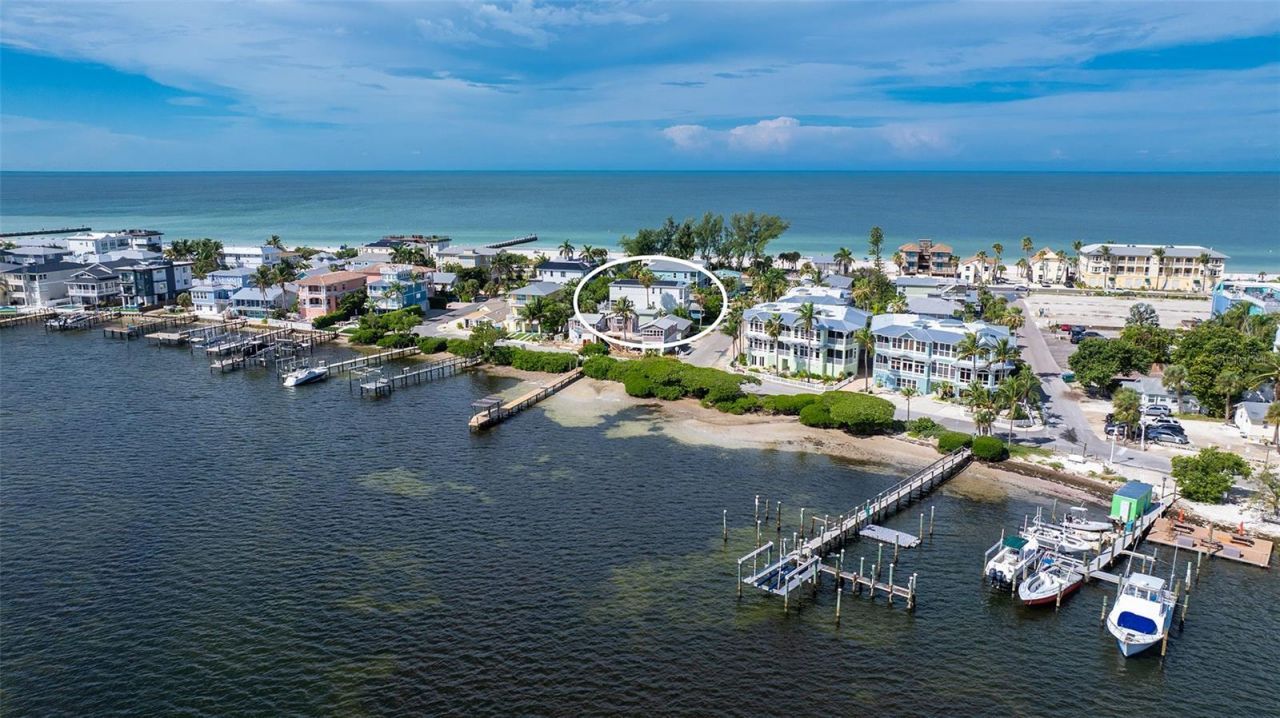 111 4th Street S, Bradenton Beach, FL 34217 Photo