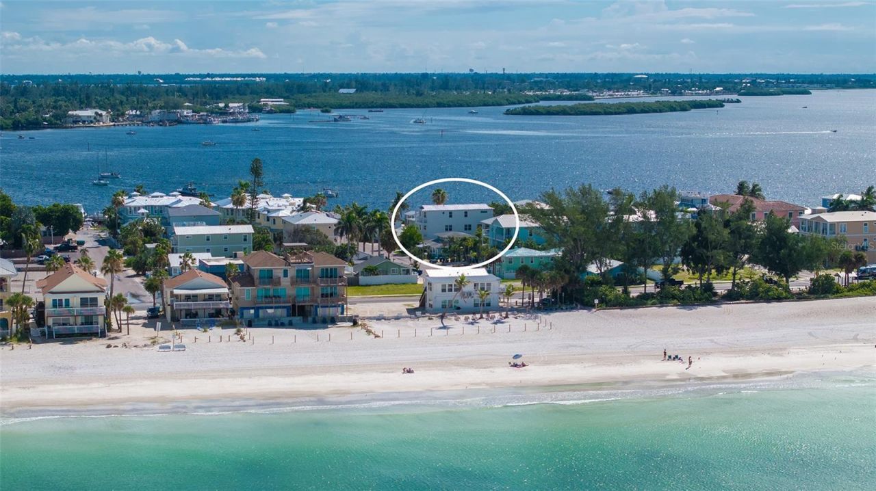 111 4th Street S, Bradenton Beach, FL 34217 Photo