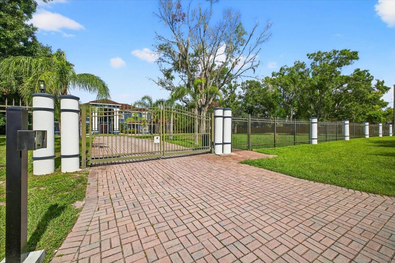 2555 Bryan Lane, Tarpon Springs, FL 34688 Photo