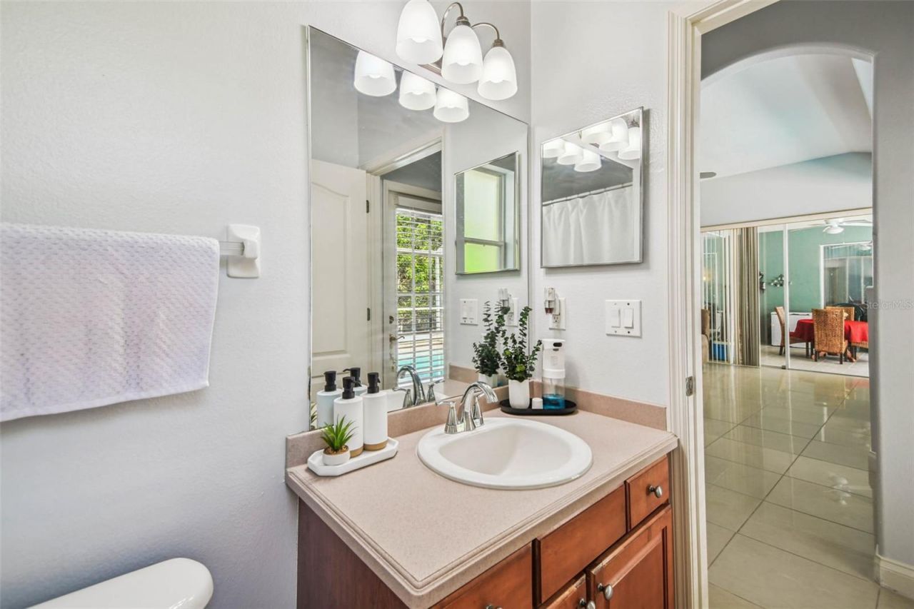 10526 Greencrest Drive, Tampa, FL 33626 Photo