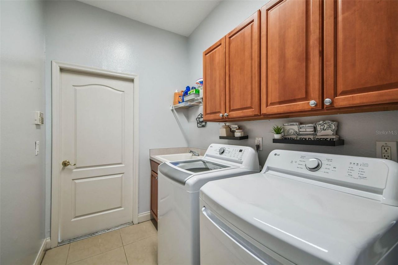 10526 Greencrest Drive, Tampa, FL 33626 Photo