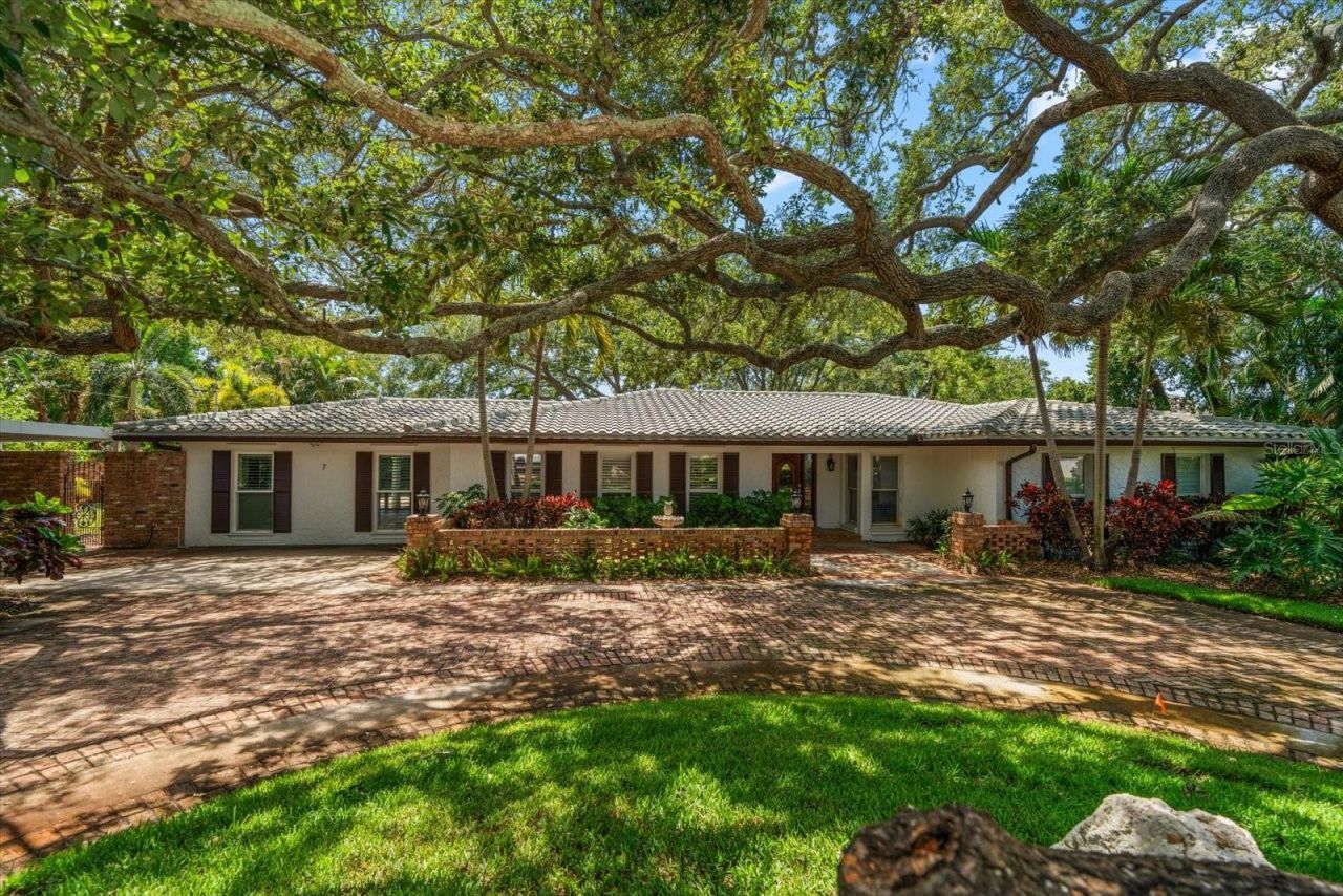 7 Rosery Lane, Belleair, FL 33756 Photo