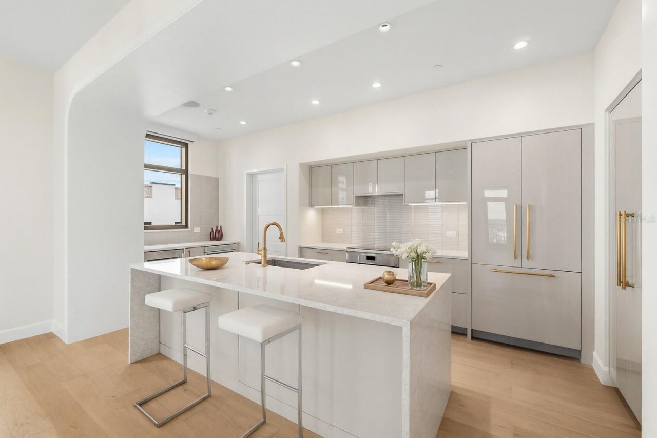 126 4th Avenue Ne, Unit 601, Saint Petersburg, FL 33701 Photo