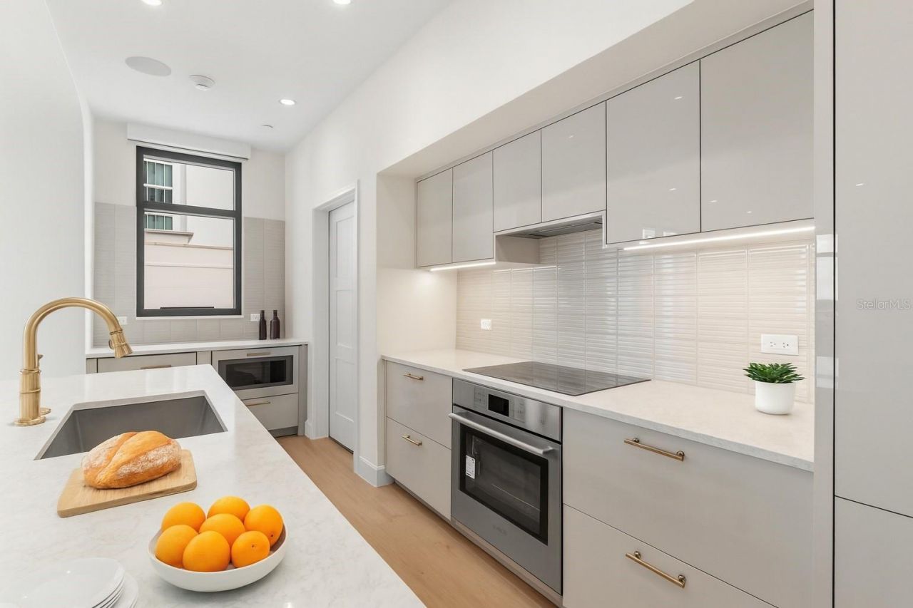 126 4th Avenue Ne, Unit 601, Saint Petersburg, FL 33701 Photo