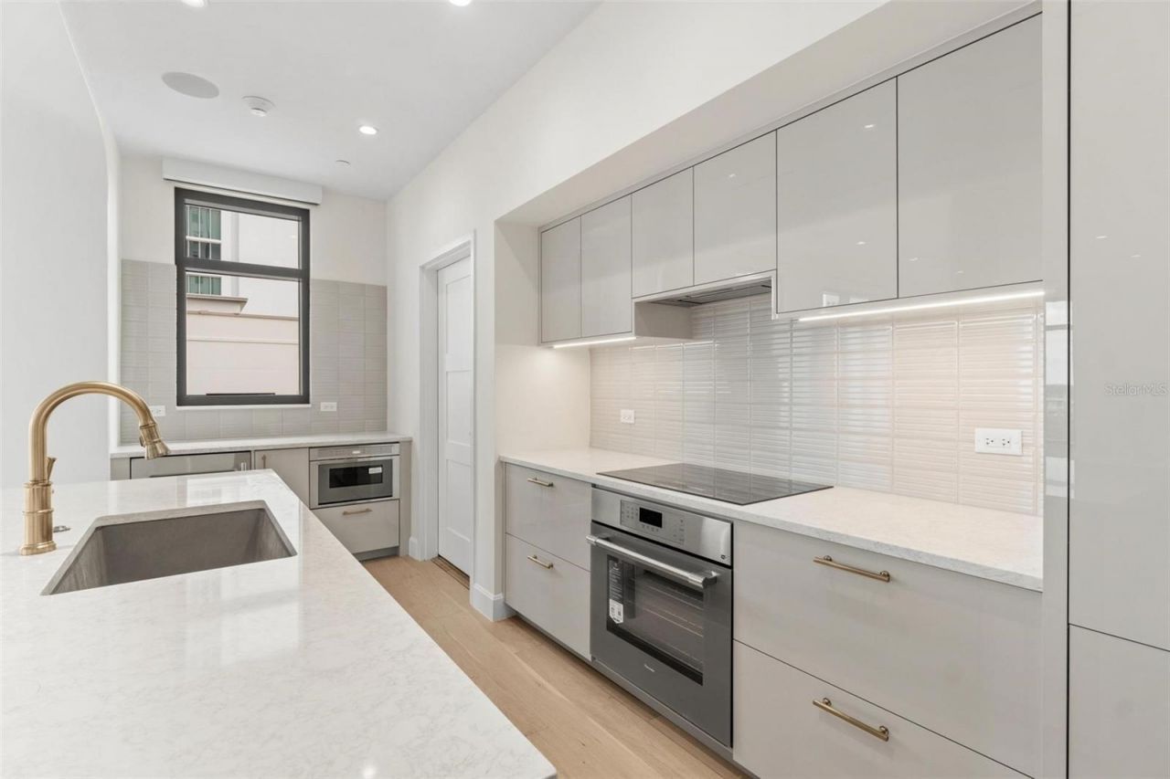 126 4th Avenue Ne, Unit 601, Saint Petersburg, FL 33701 Photo