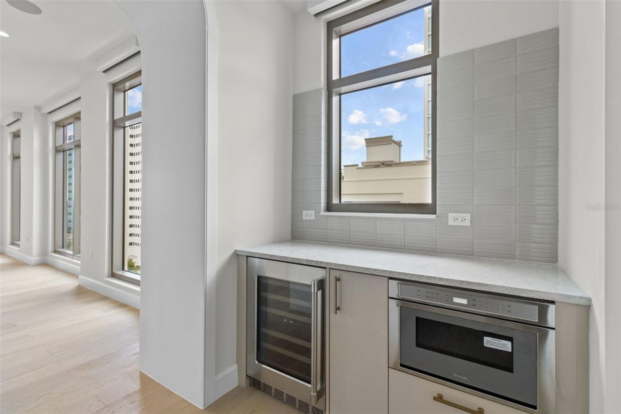 126 4th Avenue Ne, Unit 601, Saint Petersburg, FL 33701 Photo