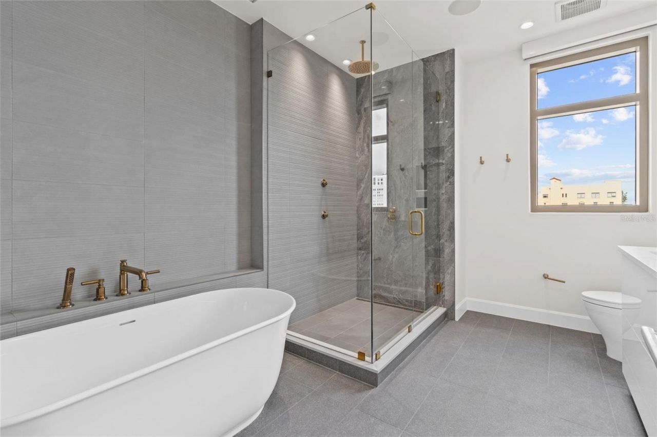 126 4th Avenue Ne, Unit 601, Saint Petersburg, FL 33701 Photo