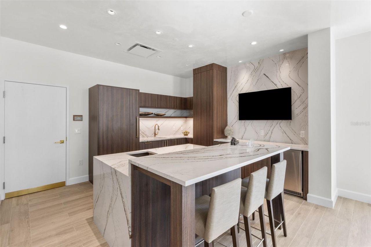 126 4th Avenue Ne, Unit 601, Saint Petersburg, FL 33701 Photo