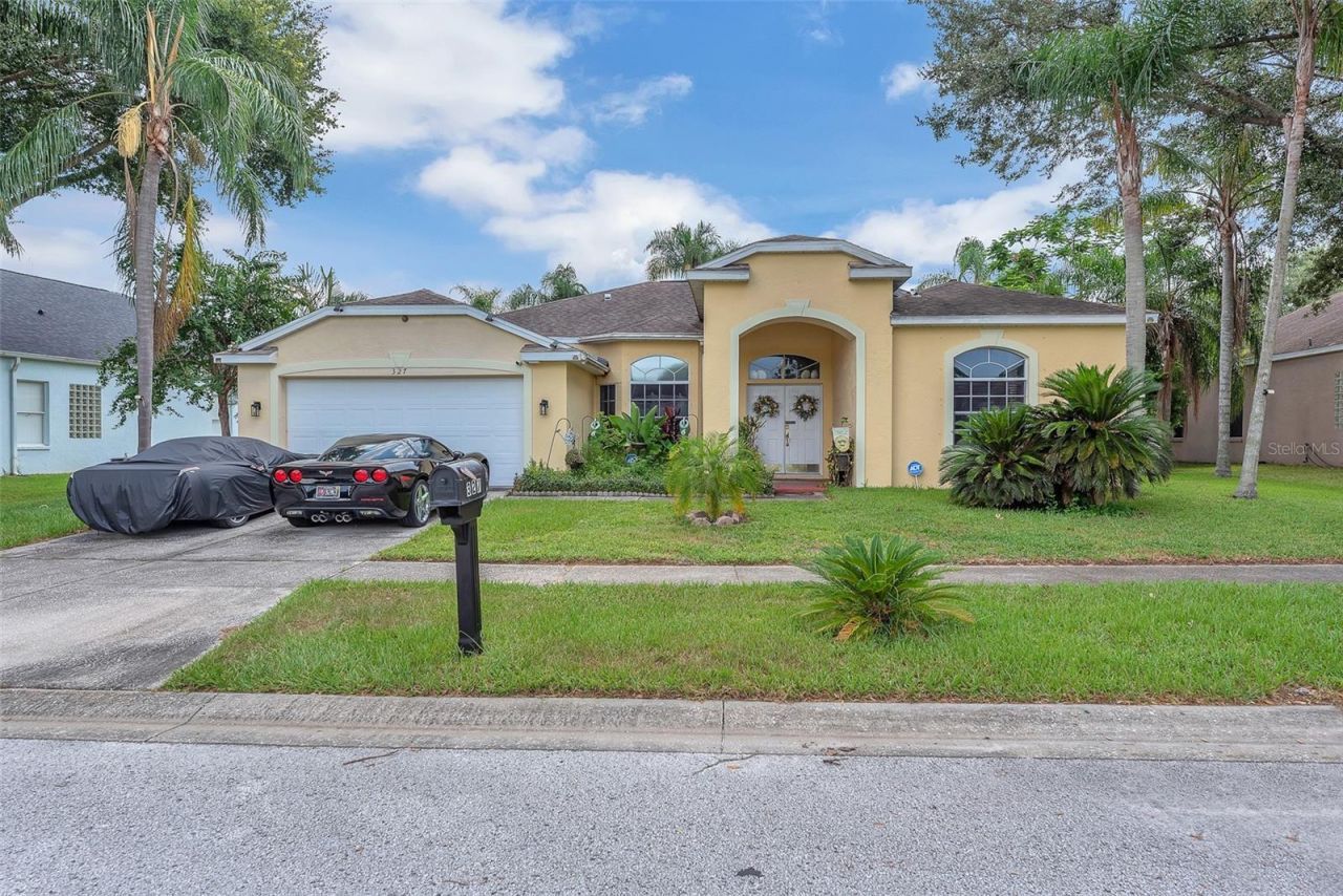 327 Country Vineyard Drive, Valrico, FL 33594 Main Photo