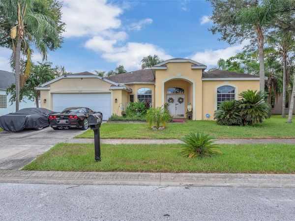 327 COUNTRY VINEYARD DRIVE, VALRICO, FL 33594