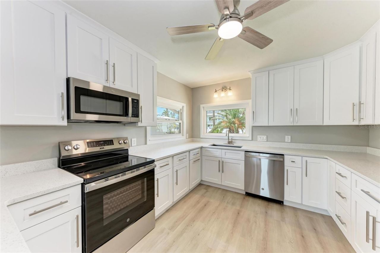 893 N Shore Drive, Anna Maria, FL 34216 Photo