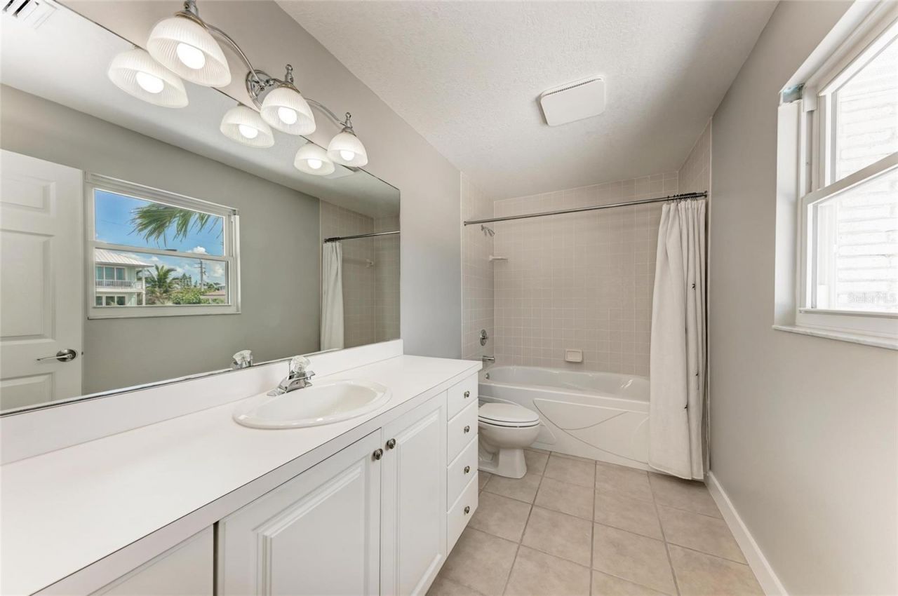 893 N Shore Drive, Anna Maria, FL 34216 Photo