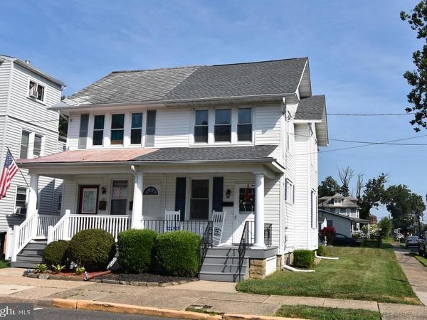 301 CONOVER STREET, BURLINGTON, NJ 08016