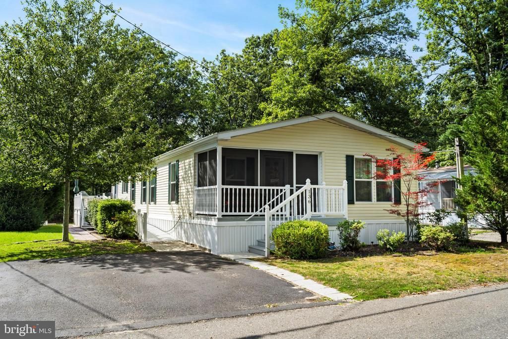 136 Chestnut Drive, Barnegat, NJ 08005 Main Photo