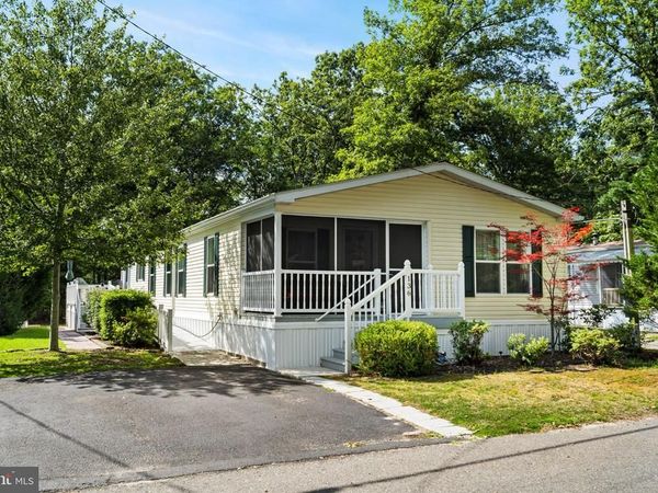 136 CHESTNUT DRIVE, BARNEGAT, NJ 08005