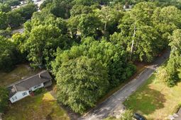 1906 Medfield Drive photo 4