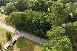 1906 Medfield Drive photo 4