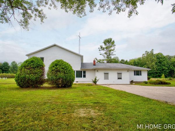 74721 30th Avenue, Covert, MI 49043