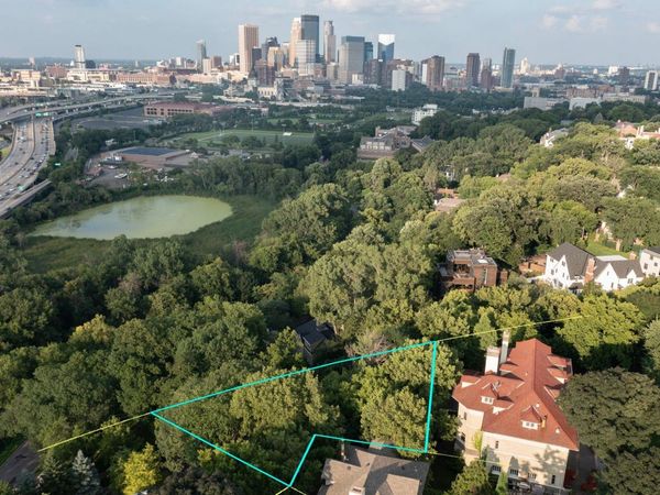 1527 Waverly Place, Minneapolis, MN 55403