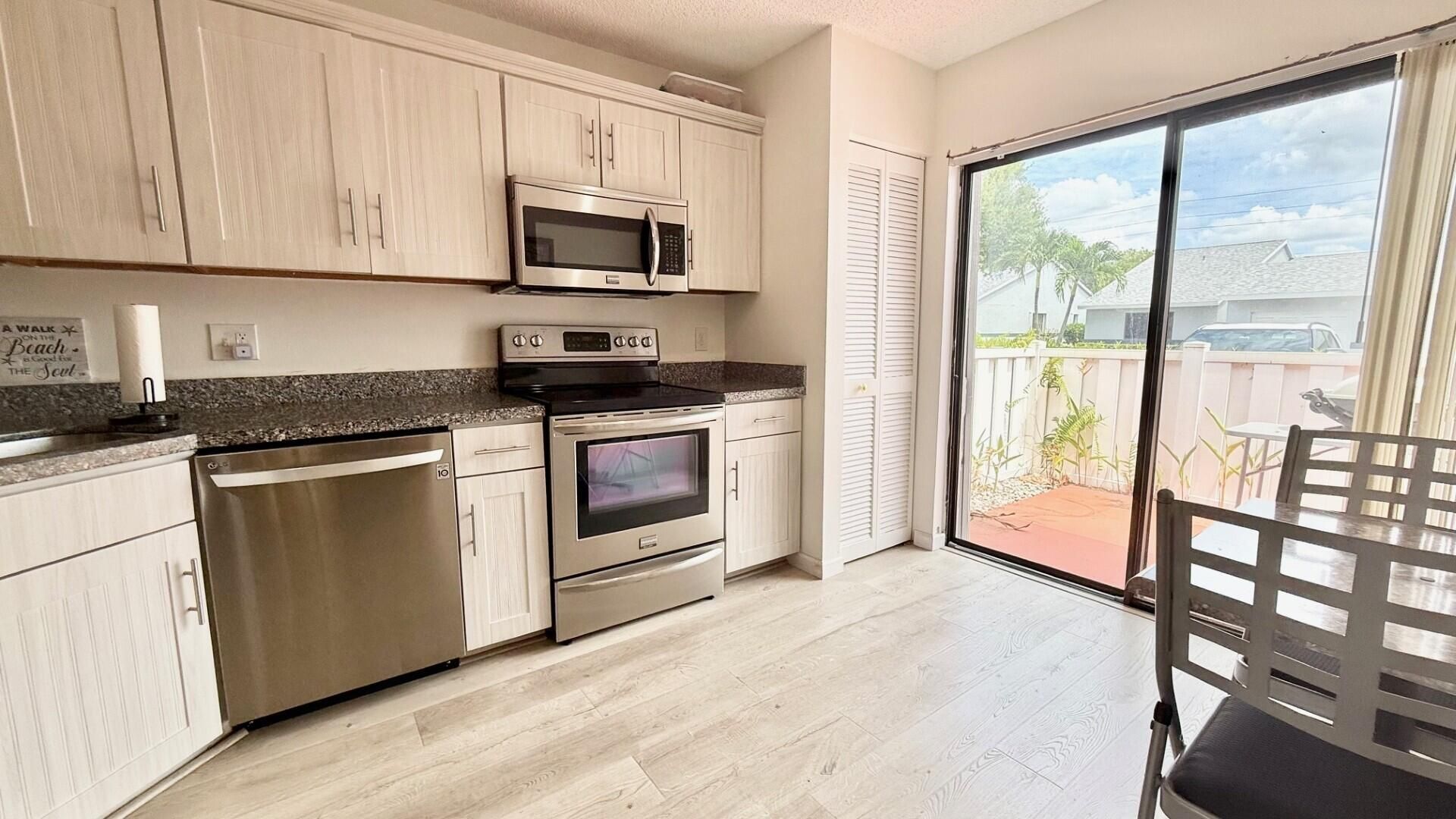 2641 W Gately Drive, Unit 2302, West Palm Beach, FL 33415 Photo