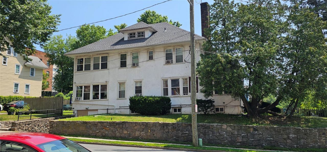 13 Longview Avenue, White Plains, NY 10605 Main Photo