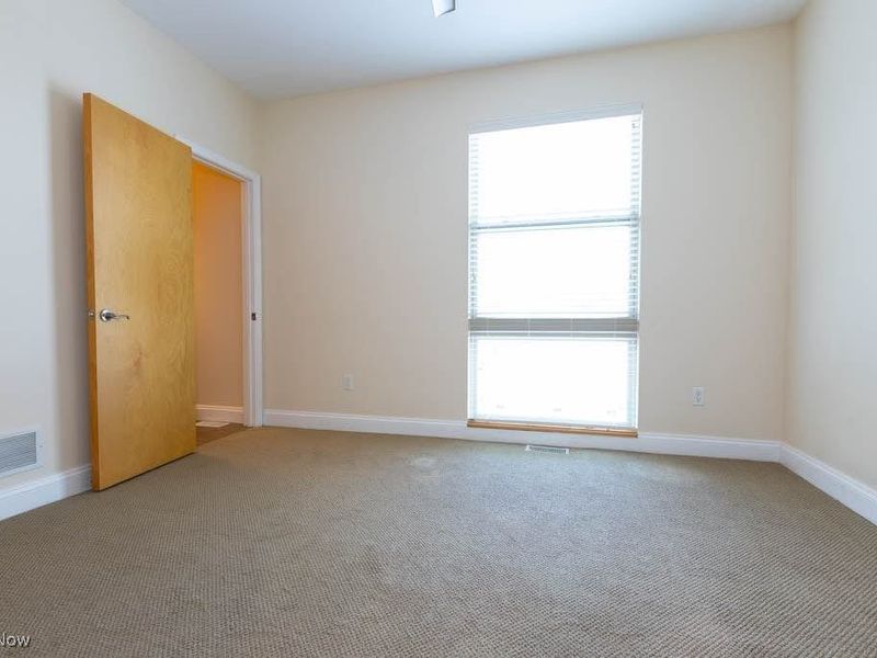 12581 Larchmere Boulevard, Unit 1, Cleveland, OH 44120 Photo 12