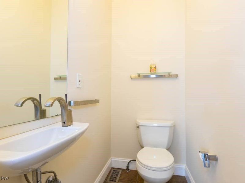 12581 Larchmere Boulevard, Unit 1, Cleveland, OH 44120 Photo 29