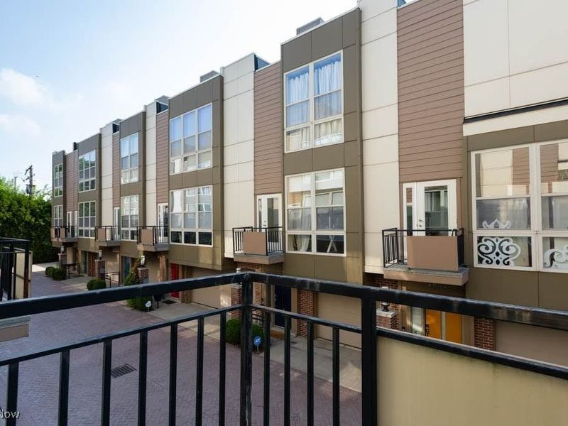 12581 Larchmere Boulevard, Unit 1, Cleveland, OH 44120 Photo 32