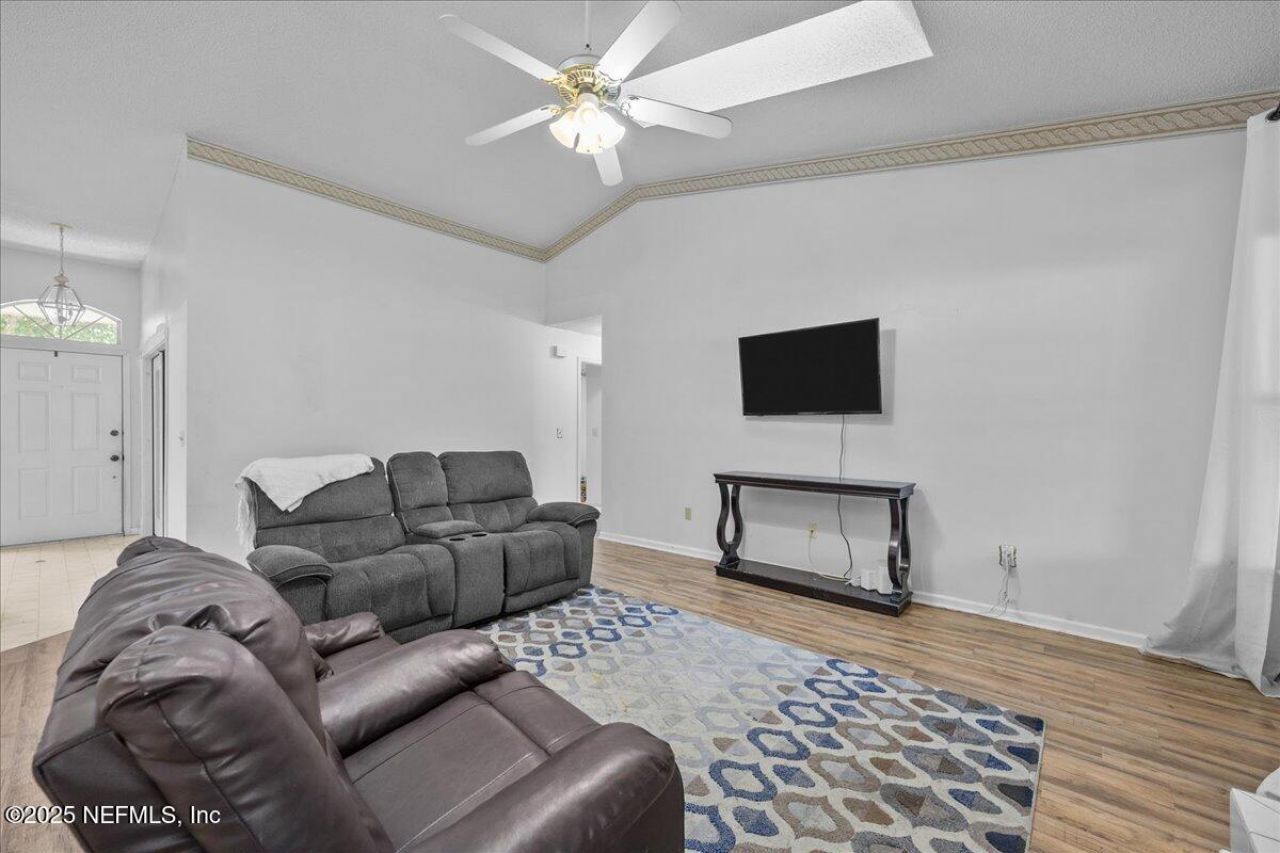 9125 Camshire Drive, Jacksonville, FL 32244 Photo