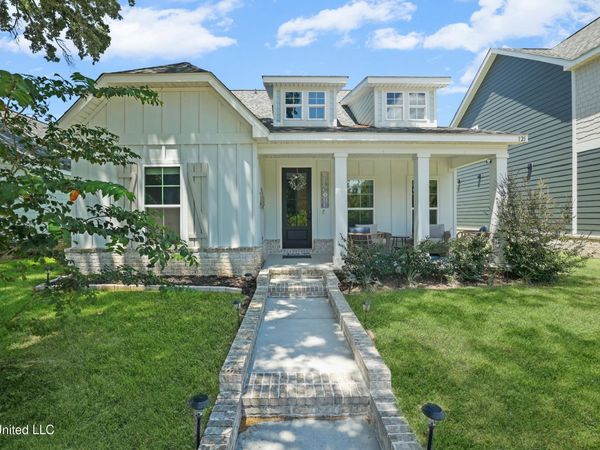 121 Grande View Drive, Biloxi, MS 39531