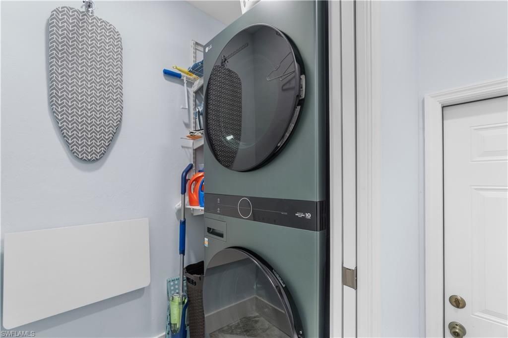 4018 Crayton Rd, Unit B2, Naples, FL 34103 Photo