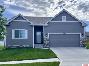 9405 N 171 Street, Bennington, NE 68007