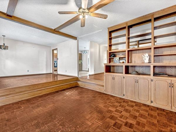 3255 Coach Road, Fayetteville, AR 72701