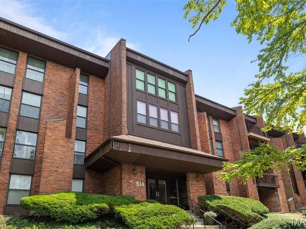 514 Coeur De Royale Drive, Unit 202, Creve Coeur, MO 63141