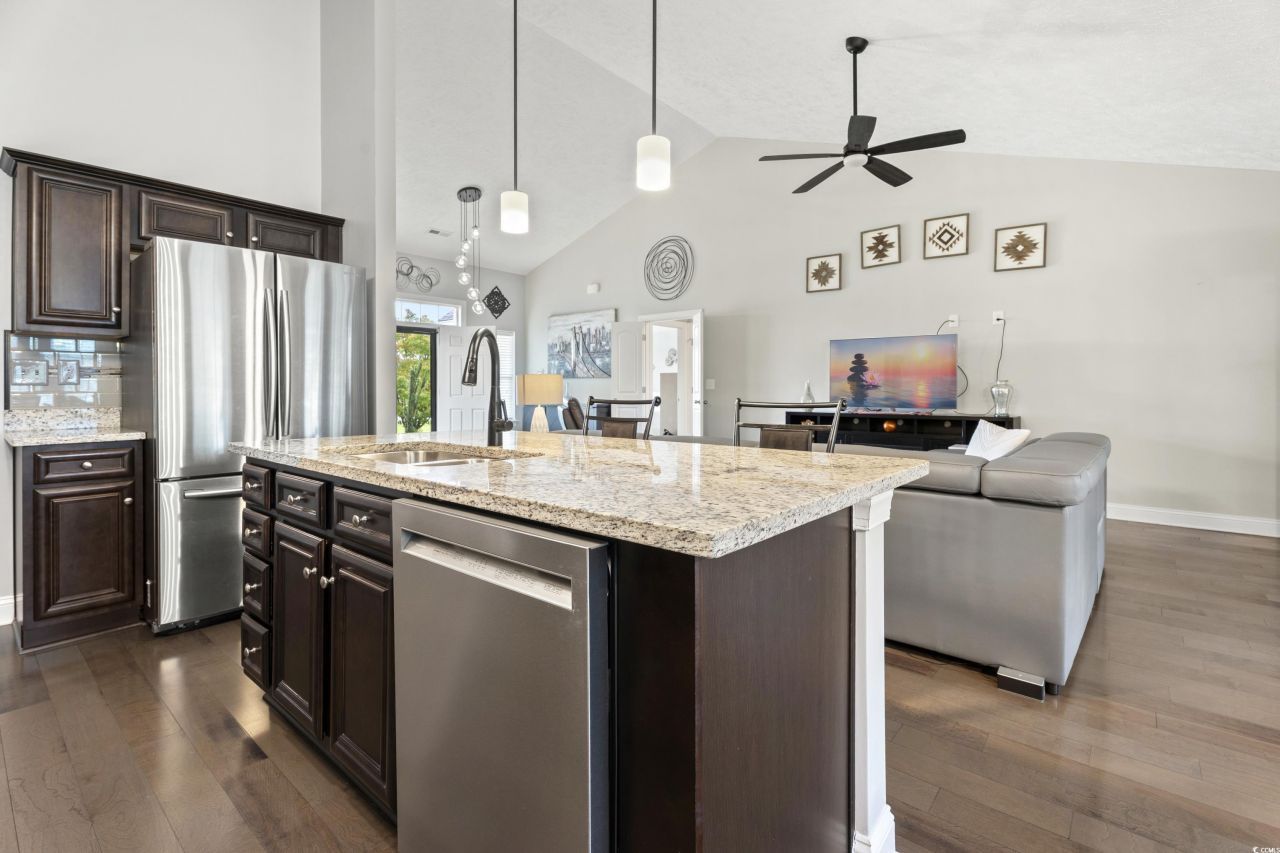 285 Camrose Way Photo 11