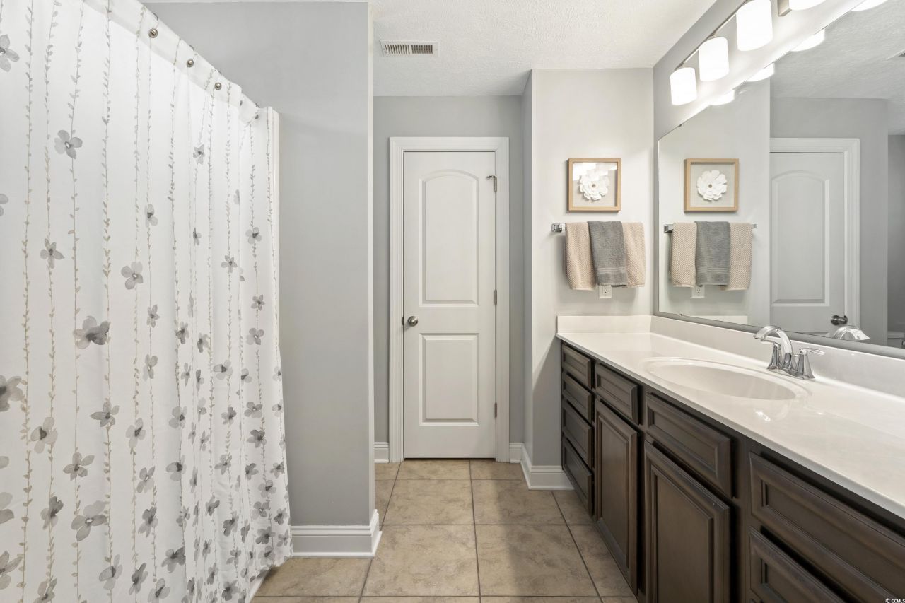 285 Camrose Way Photo 17