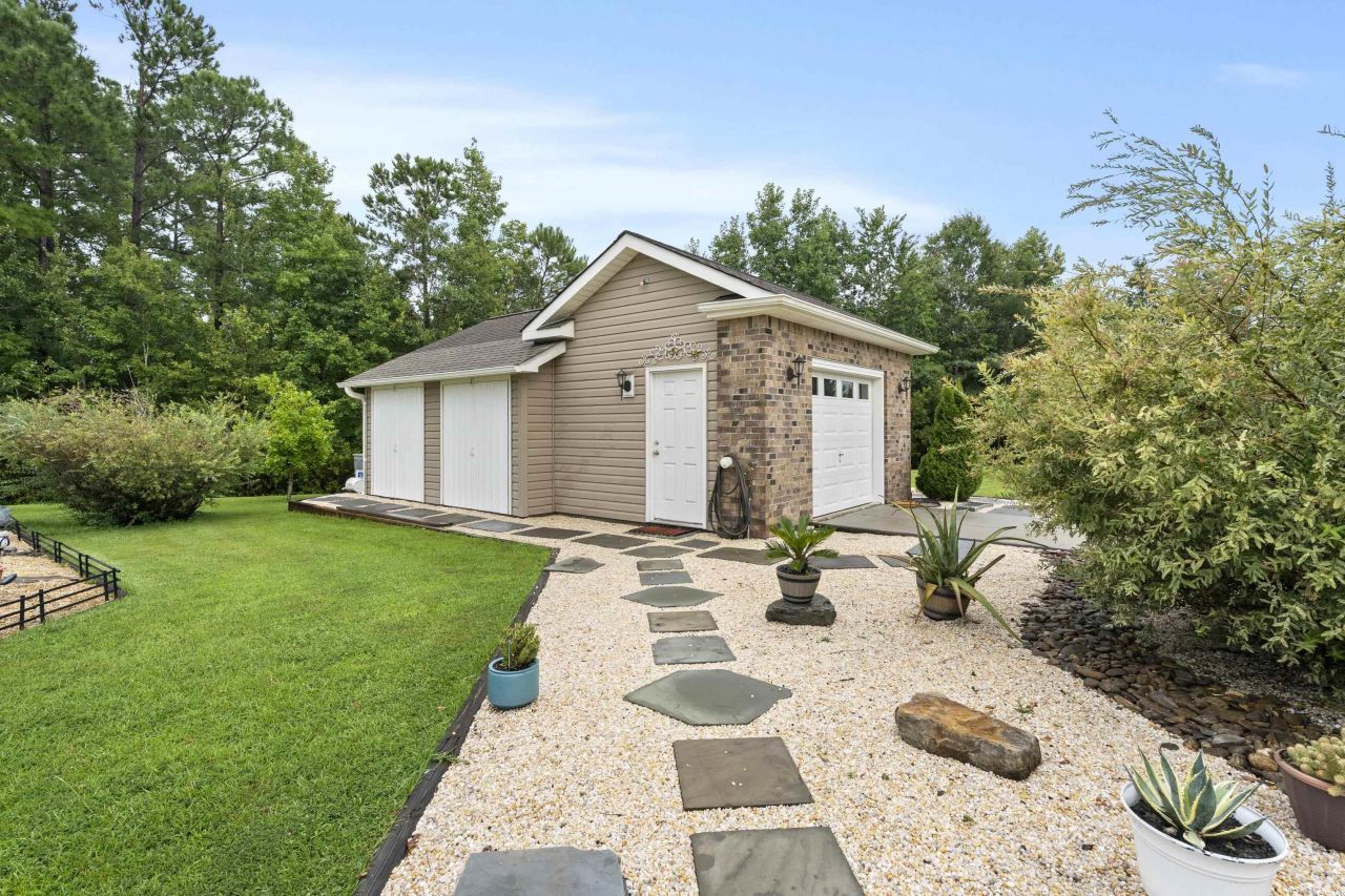 285 Camrose Way Photo 26