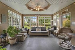 285 Camrose Way photo 4