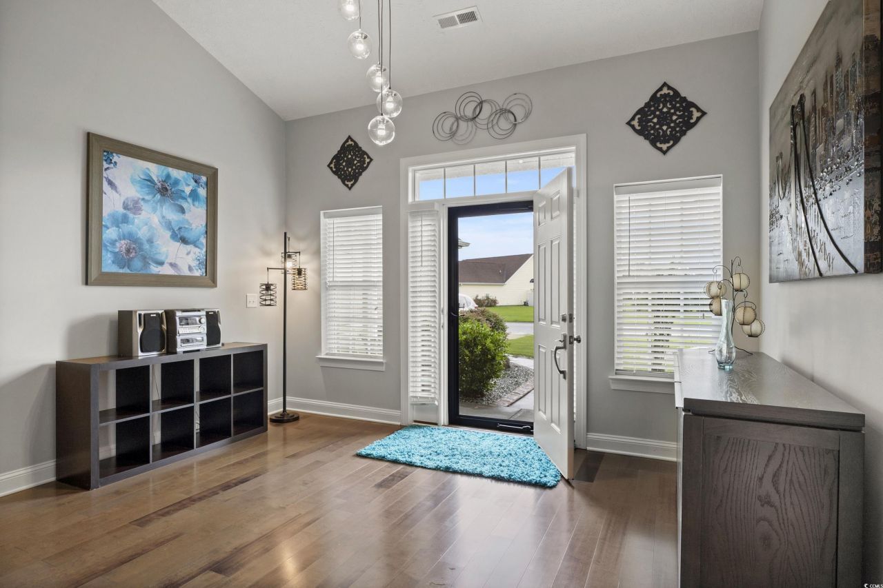 285 Camrose Way Photo 6