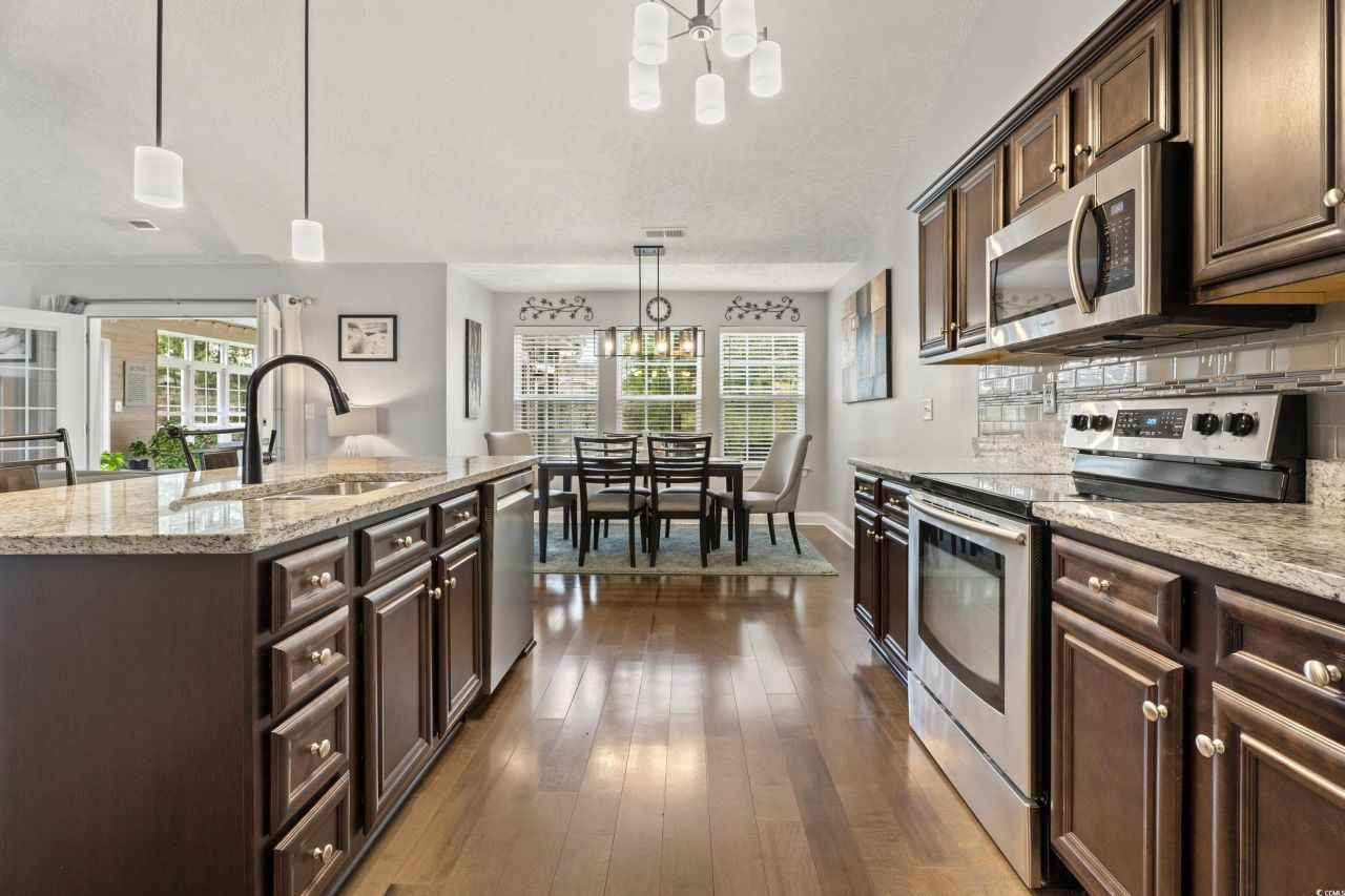 285 Camrose Way Photo 9