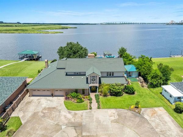3840 Bluff Lane, Lake Charles, LA 70605