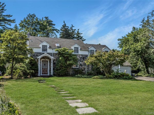 45 Orchard Meadow Road, East Williston, NY 11596